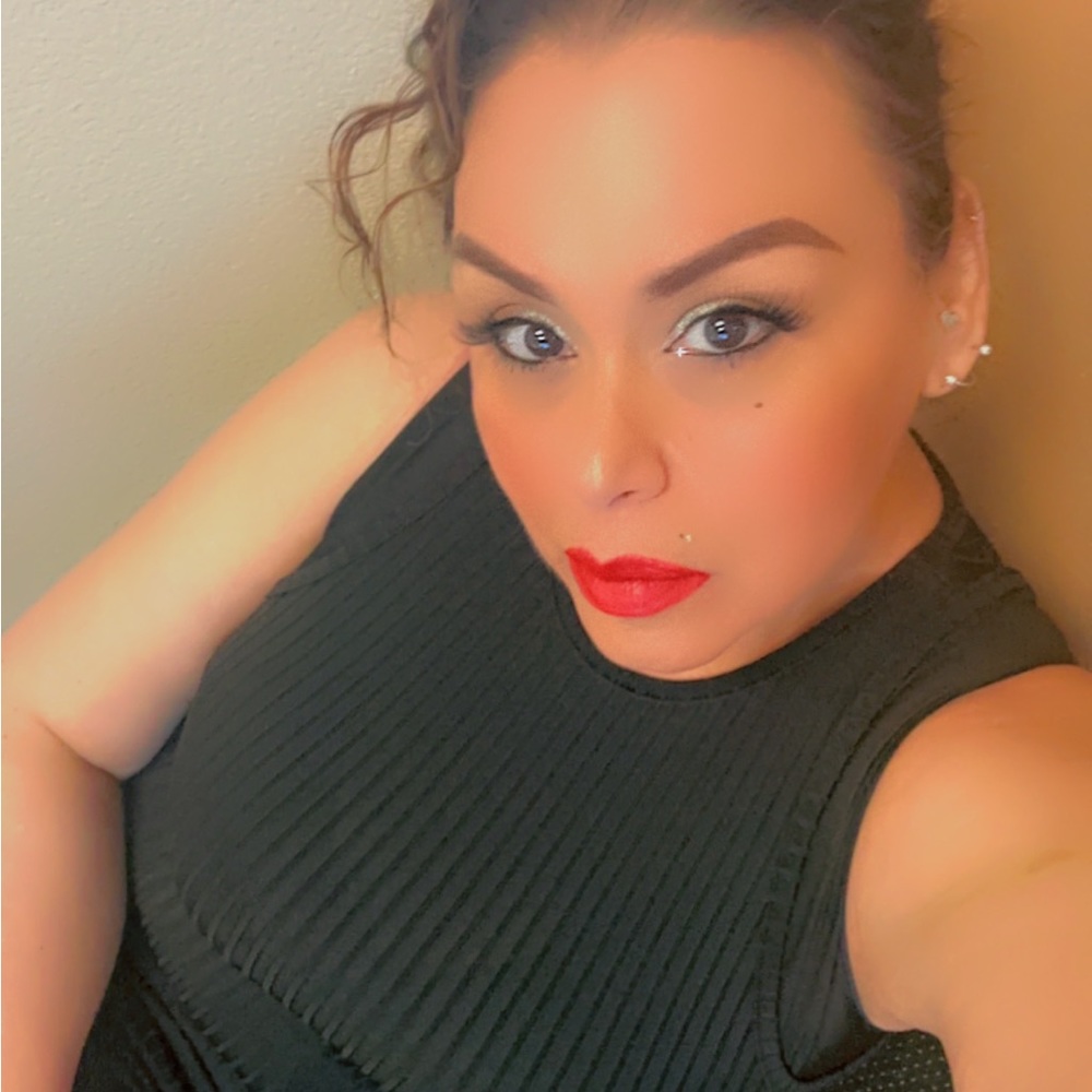 Meet your Posher, Alena